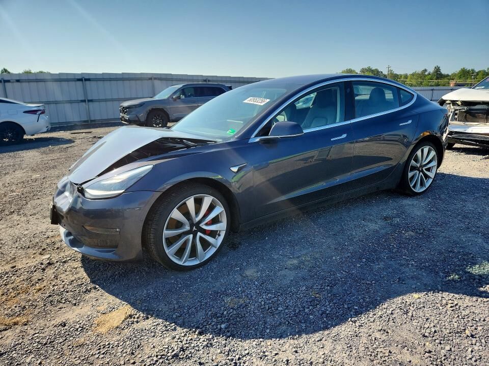 2018 TESLA Model 3