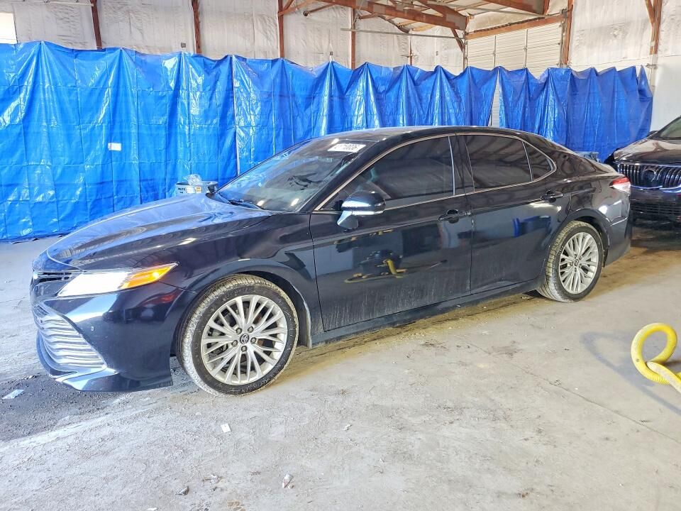 2018 TOYOTA Camry