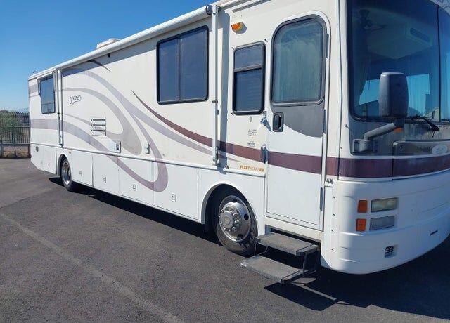 2001 FREIGHTLINER XC Chassis
