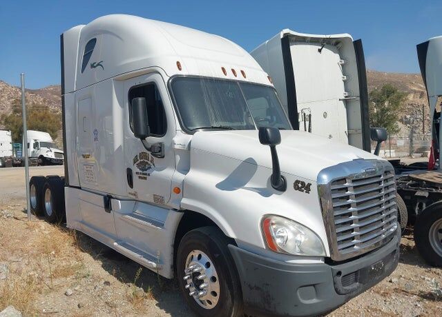 2016 FREIGHTLINER Cascadia
