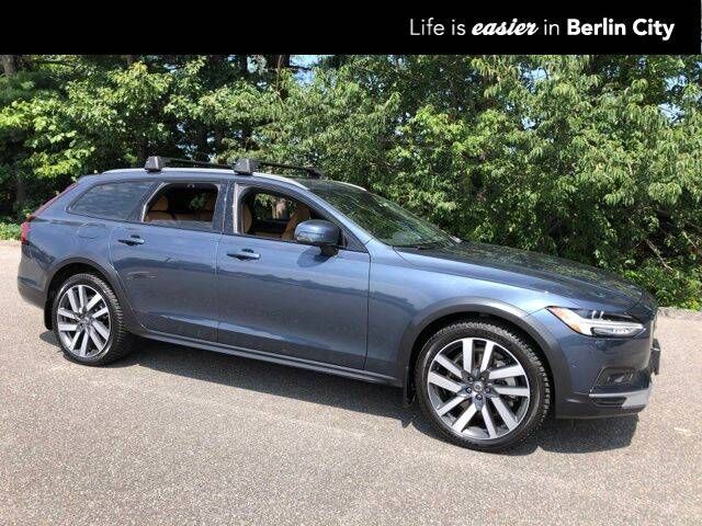 2025 VOLVO V90CC