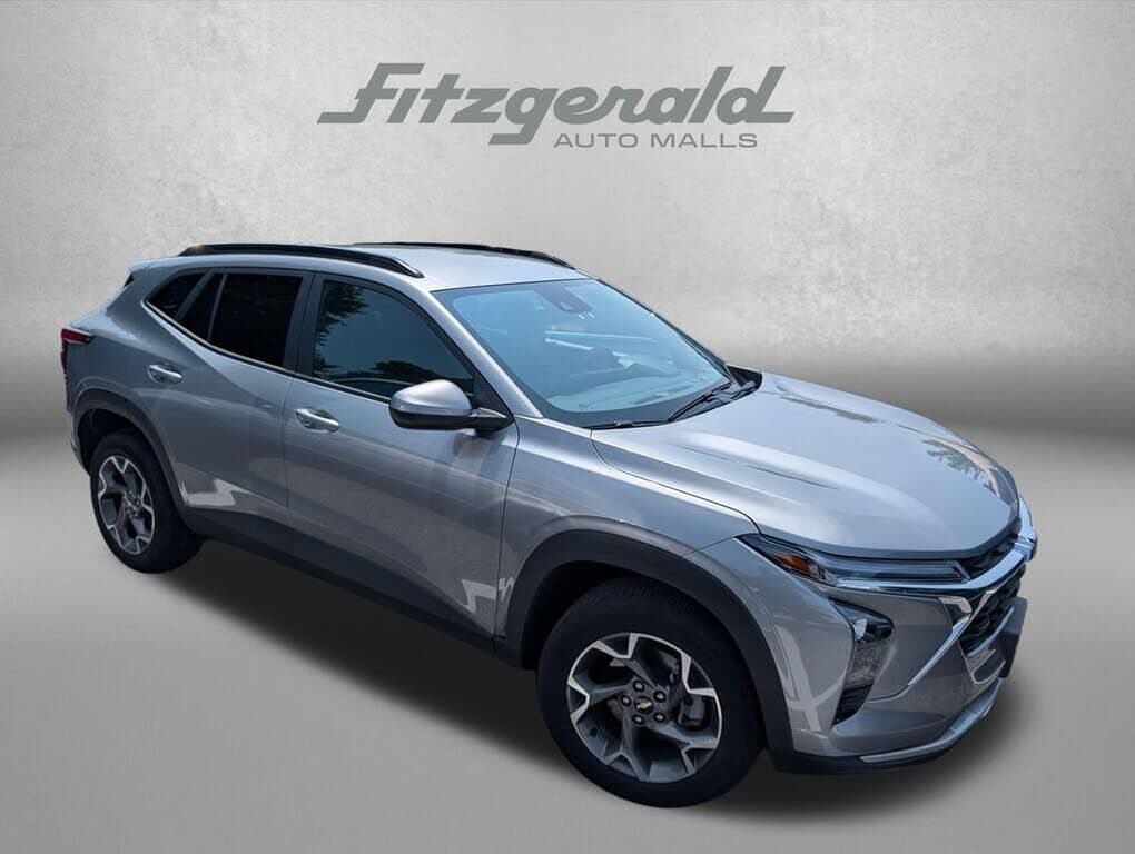 2025 CHEVROLET Trax