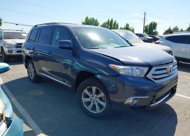 2013 TOYOTA Highlander