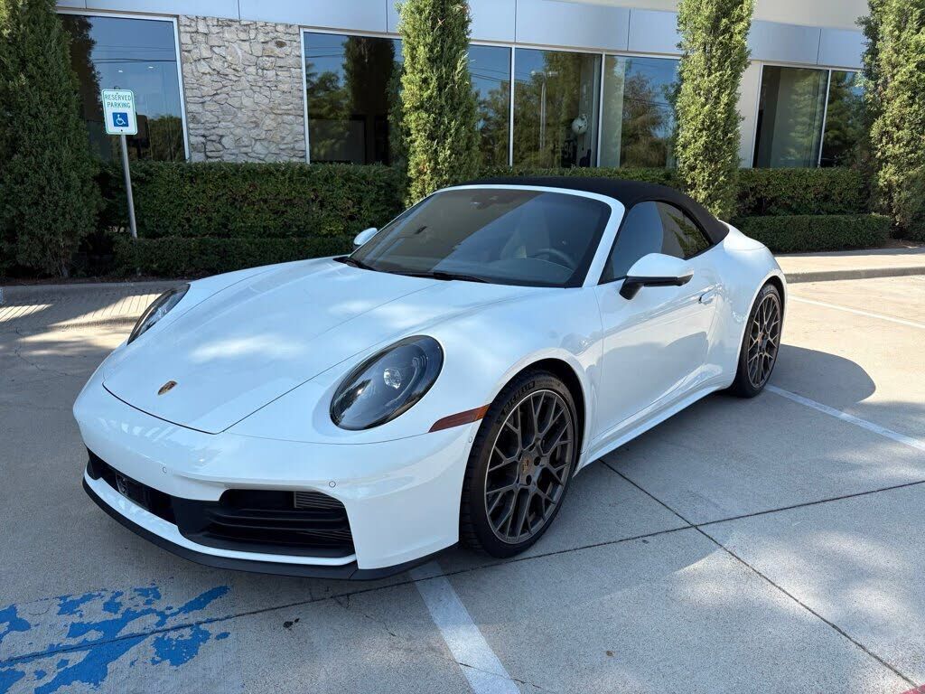 2025 PORSCHE 911