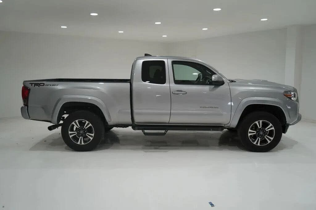 2016 TOYOTA Tacoma