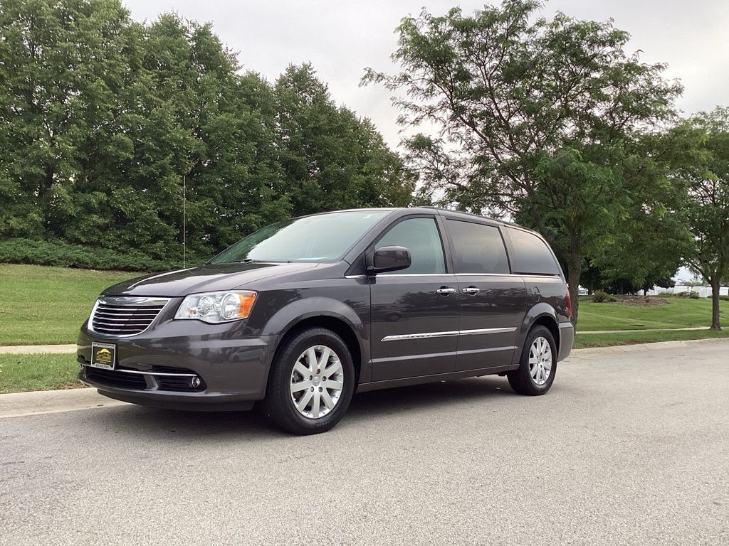 2016 CHRYSLER Town and Country