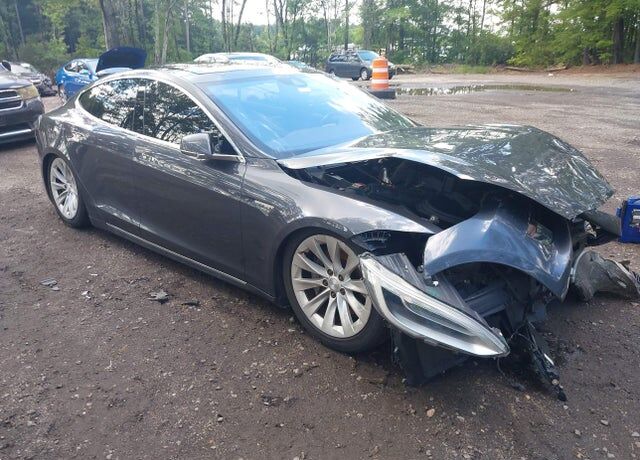 2016 TESLA Model S