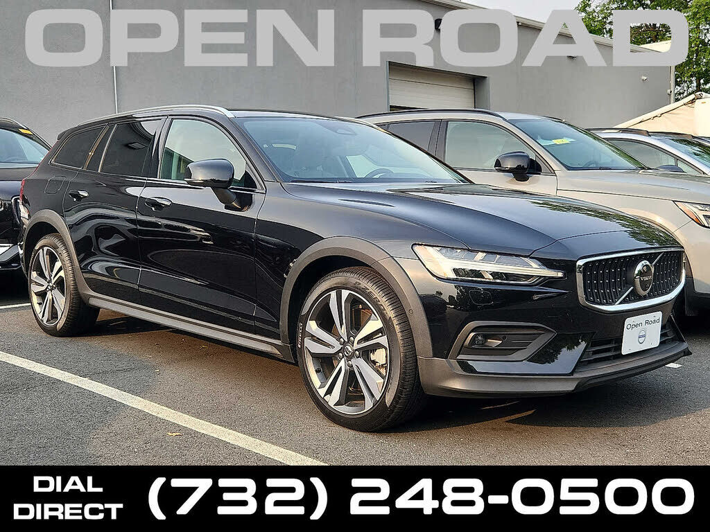 2024 VOLVO V60CC