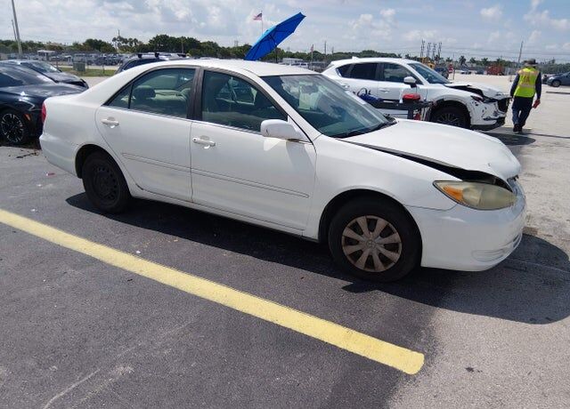 2004 TOYOTA Camry