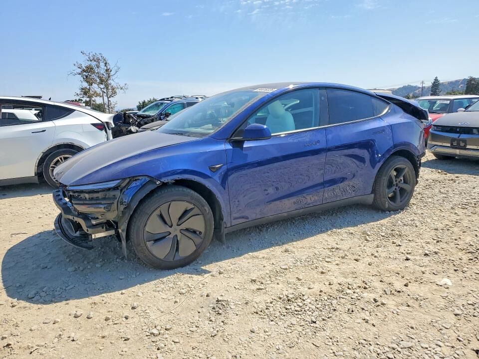2026 TESLA Model Y