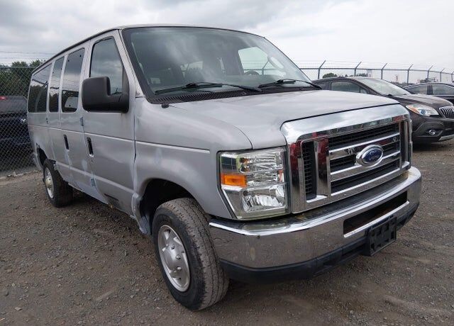 2013 FORD E-350