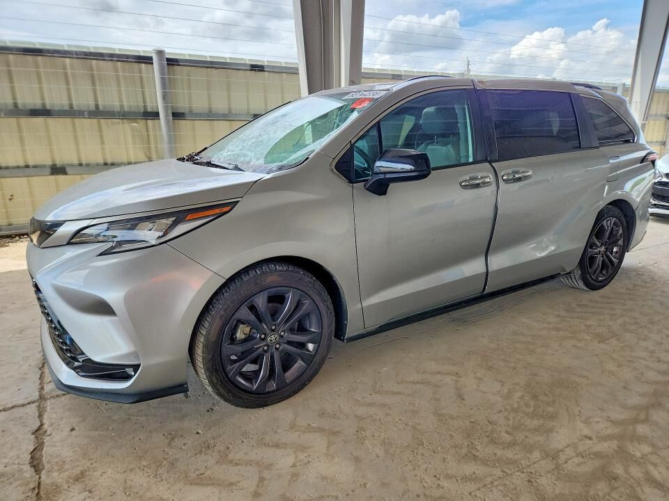 2023 TOYOTA Sienna