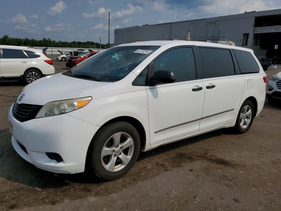2015 TOYOTA Sienna