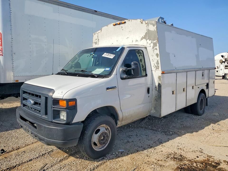 2010 FORD E-450