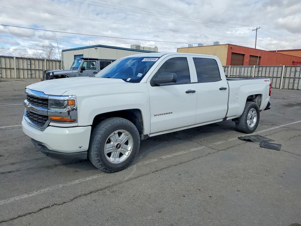 2018 CHEVROLET Silverado