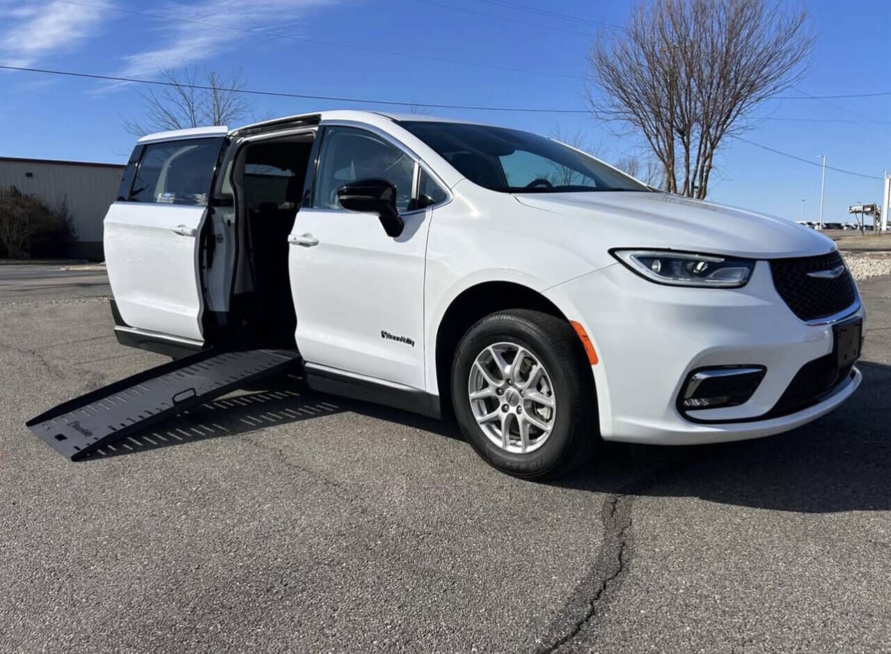 2022 CHRYSLER Pacifica