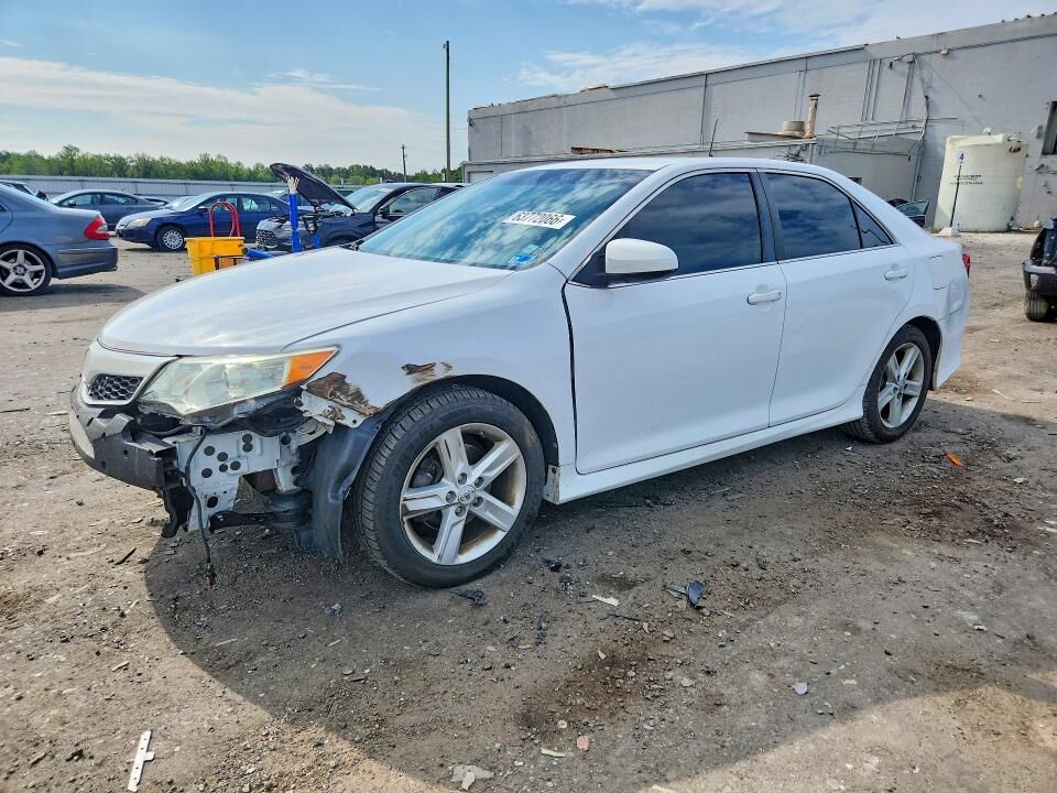 2013 TOYOTA Camry
