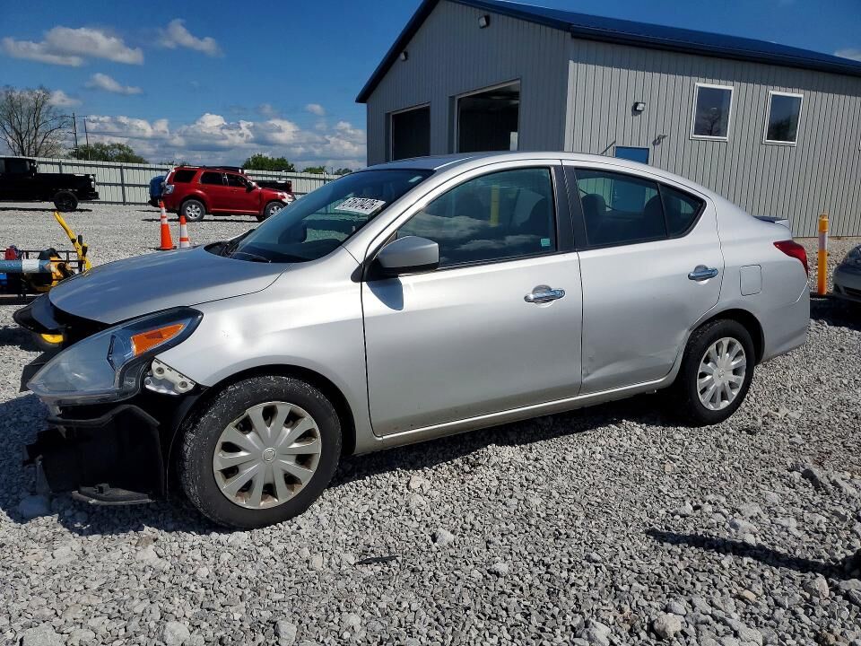 2019 NISSAN Versa