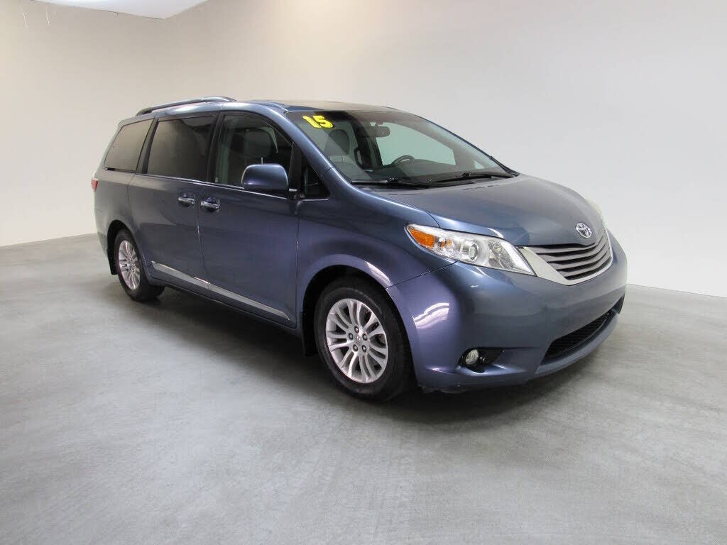 2015 TOYOTA Sienna