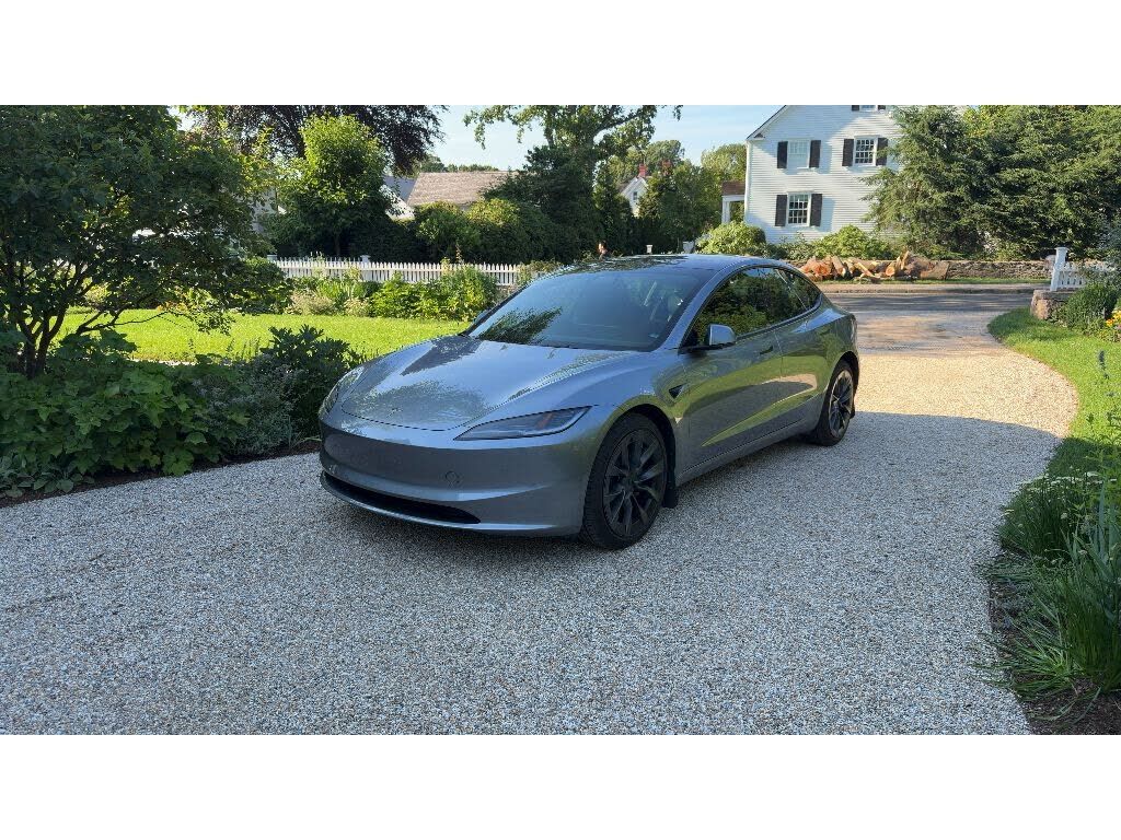 2025 TESLA Model 3