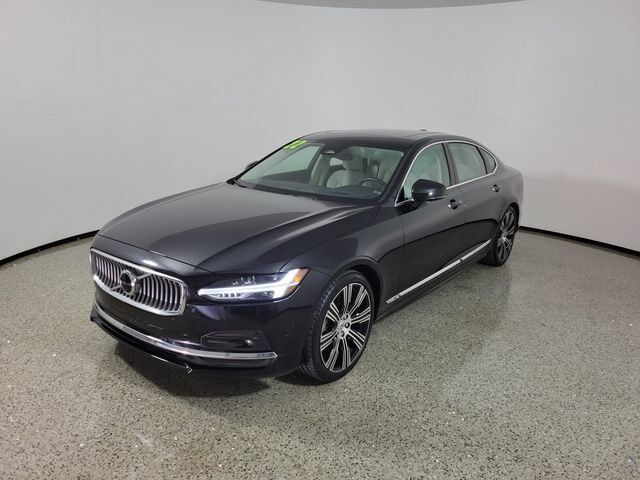 2022 VOLVO S90