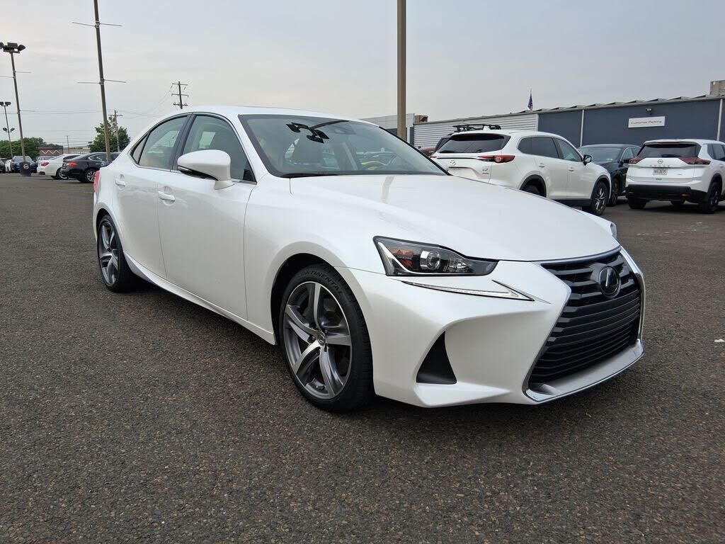 2019 LEXUS IS