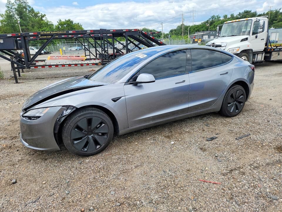 2025 TESLA Model 3
