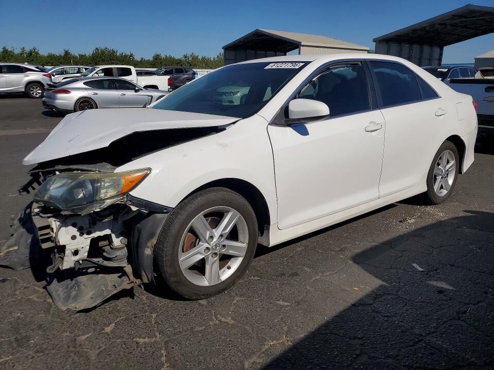 2013 TOYOTA Camry