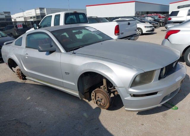 2005 FORD Mustang