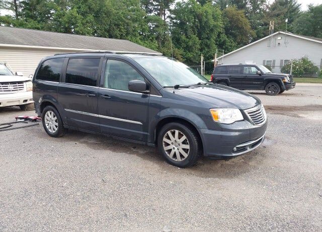 2014 CHRYSLER Town and Country