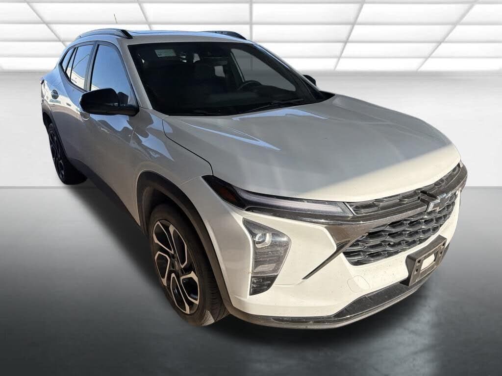 2025 CHEVROLET Trax