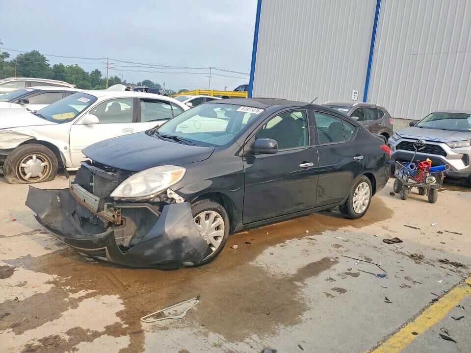 2014 NISSAN Versa