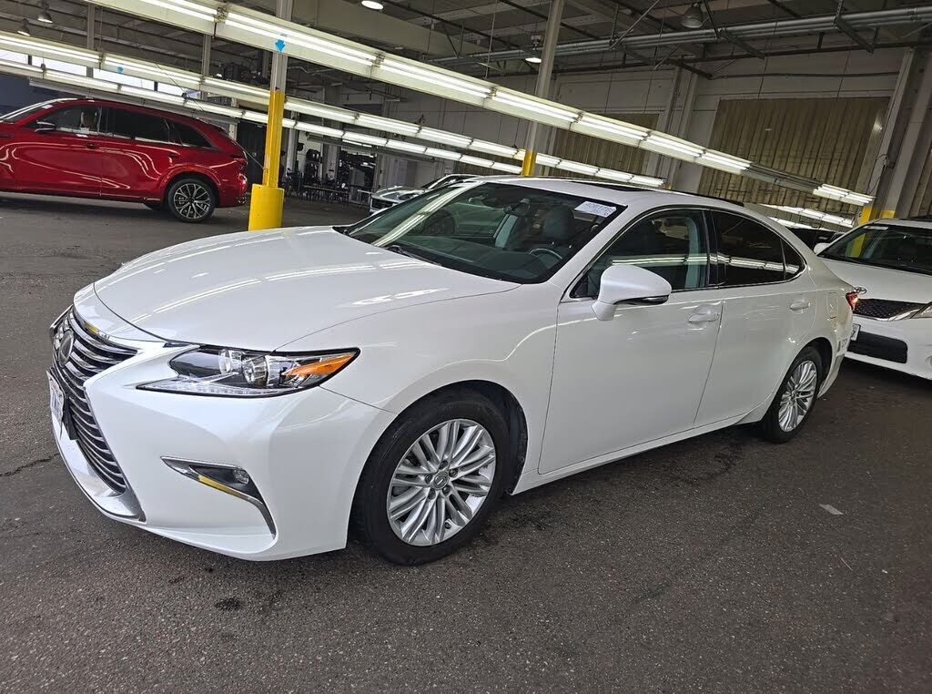 2017 LEXUS ES