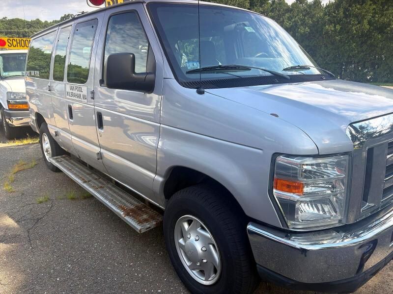 2013 FORD E-250