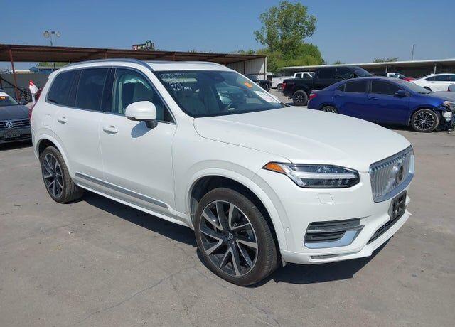 2023 VOLVO XC90