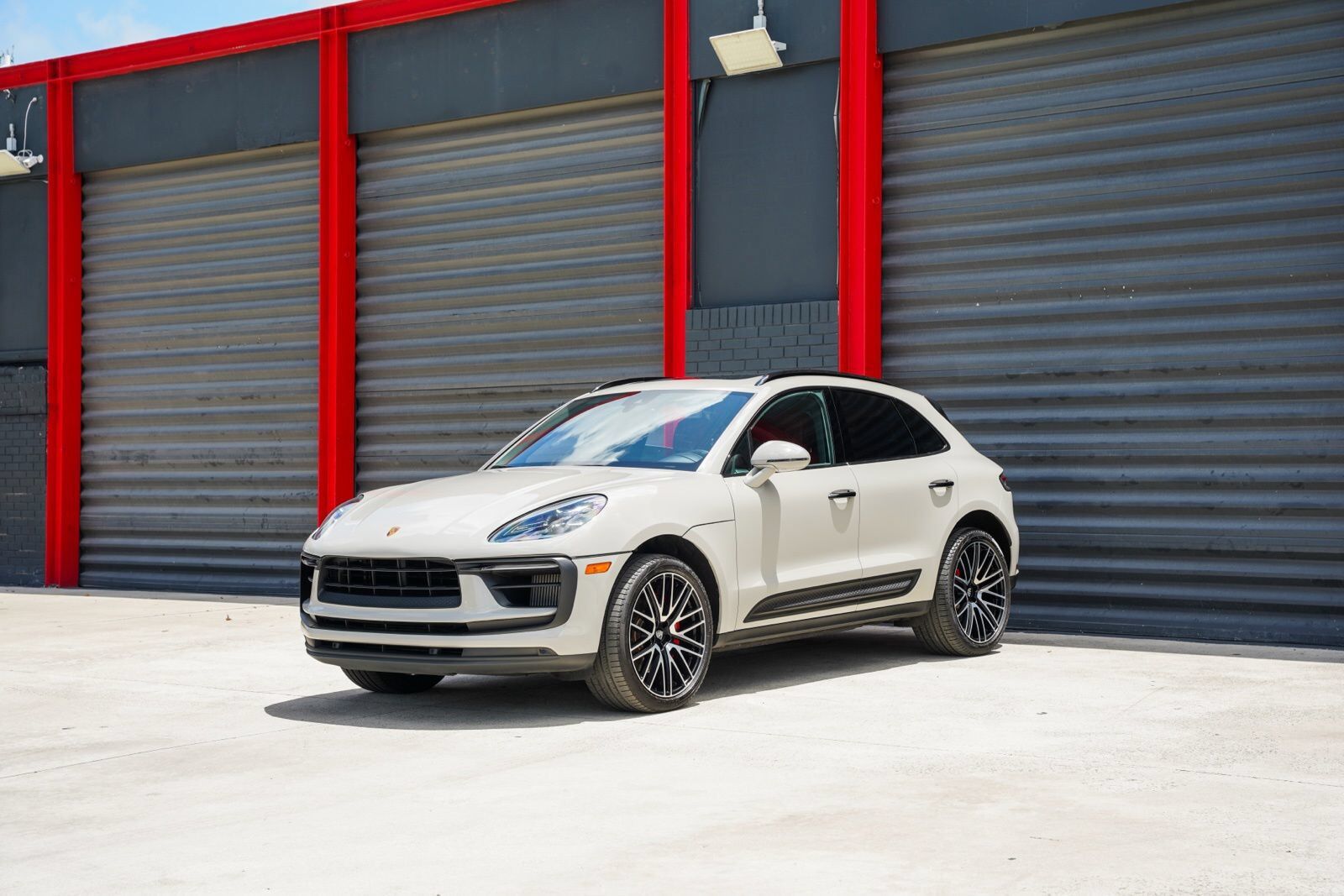 2022 PORSCHE Macan