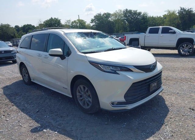 2021 TOYOTA Sienna