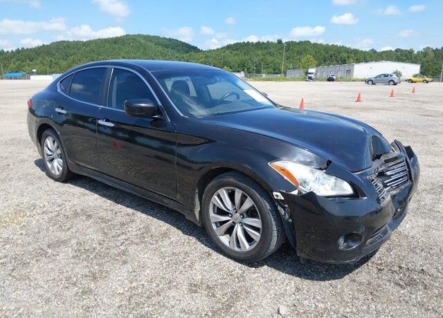 2011 INFINITI M37