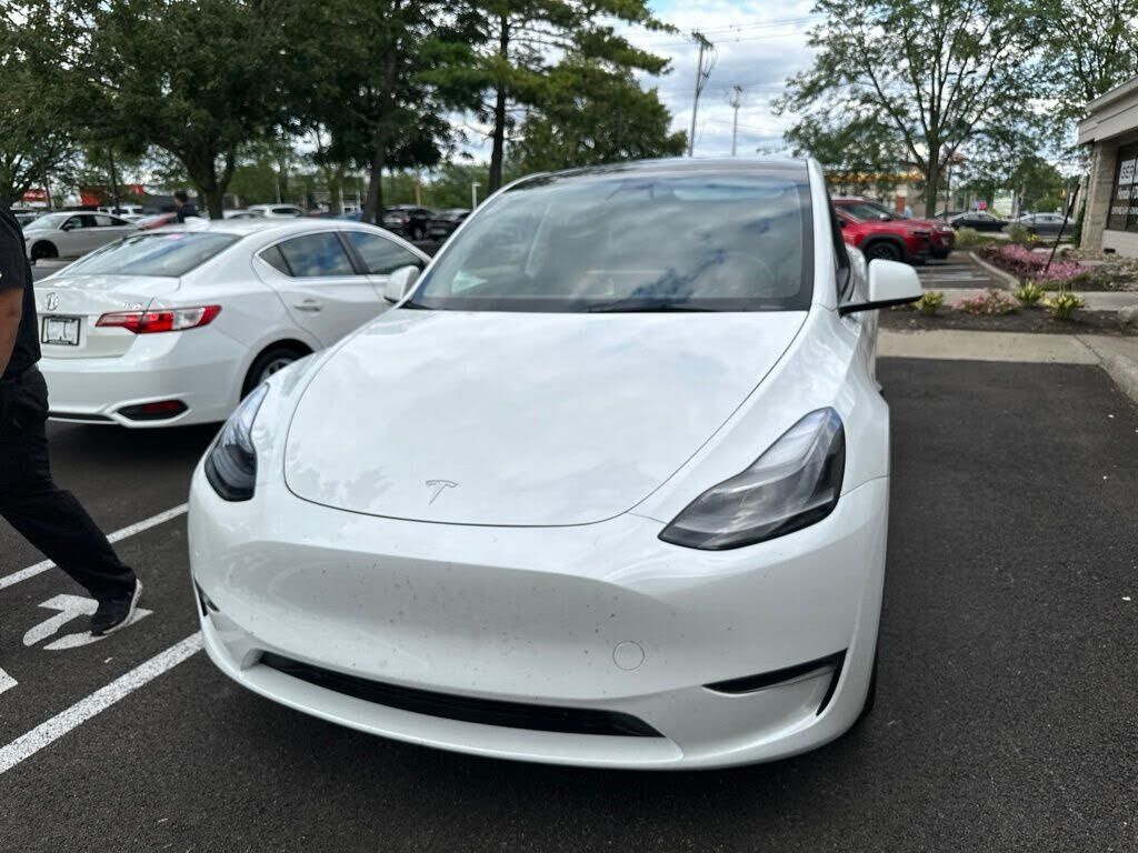 2023 TESLA Model Y