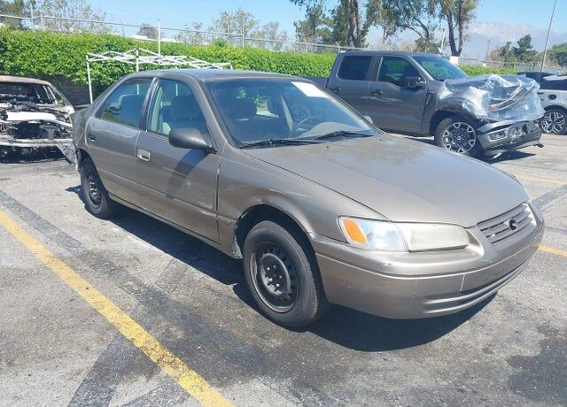 1999 TOYOTA Camry