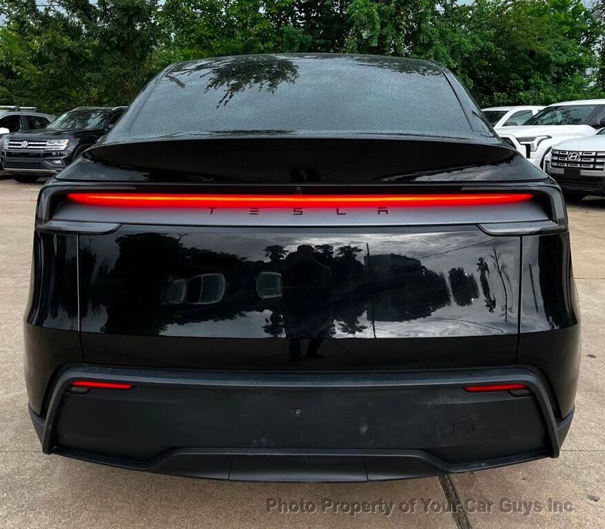 2026 TESLA Model Y