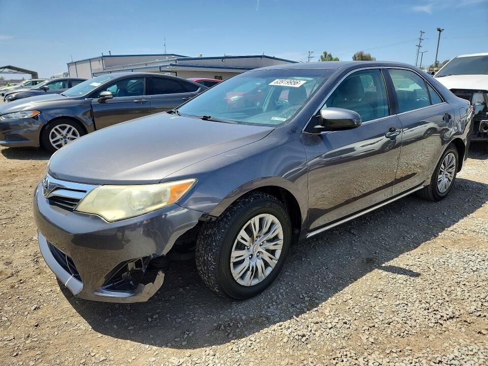 2013 TOYOTA Camry