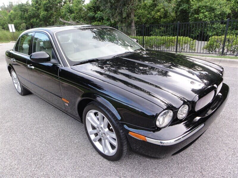 2004 JAGUAR XJR