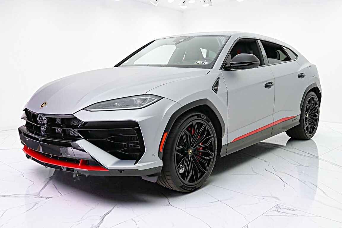 2025 LAMBORGHINI URUS