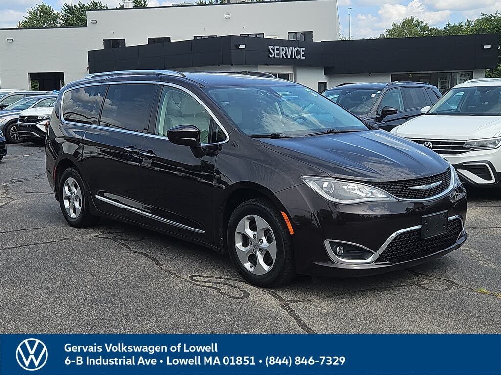 2017 CHRYSLER Pacifica