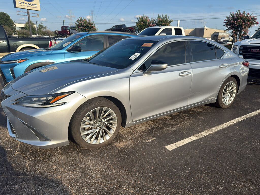 2022 LEXUS ES