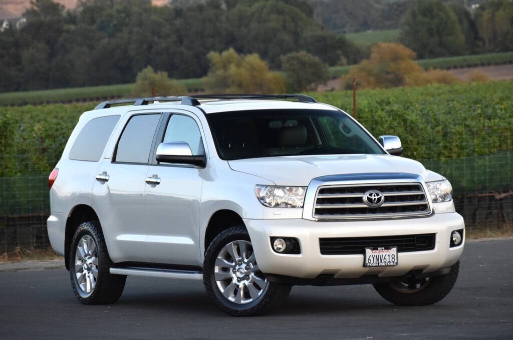 2013 TOYOTA Sequoia