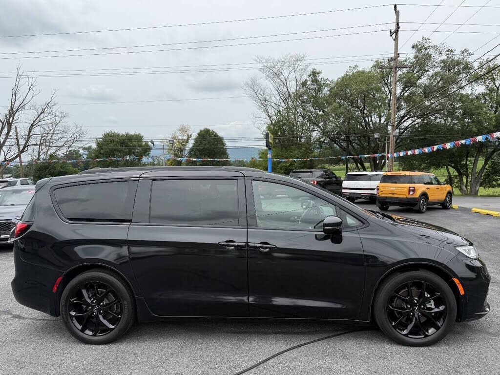 2022 CHRYSLER Pacifica
