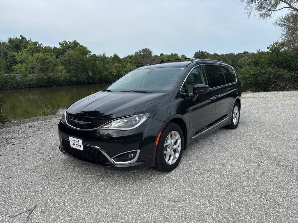 2017 CHRYSLER Pacifica