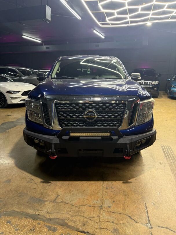 2017 NISSAN Titan